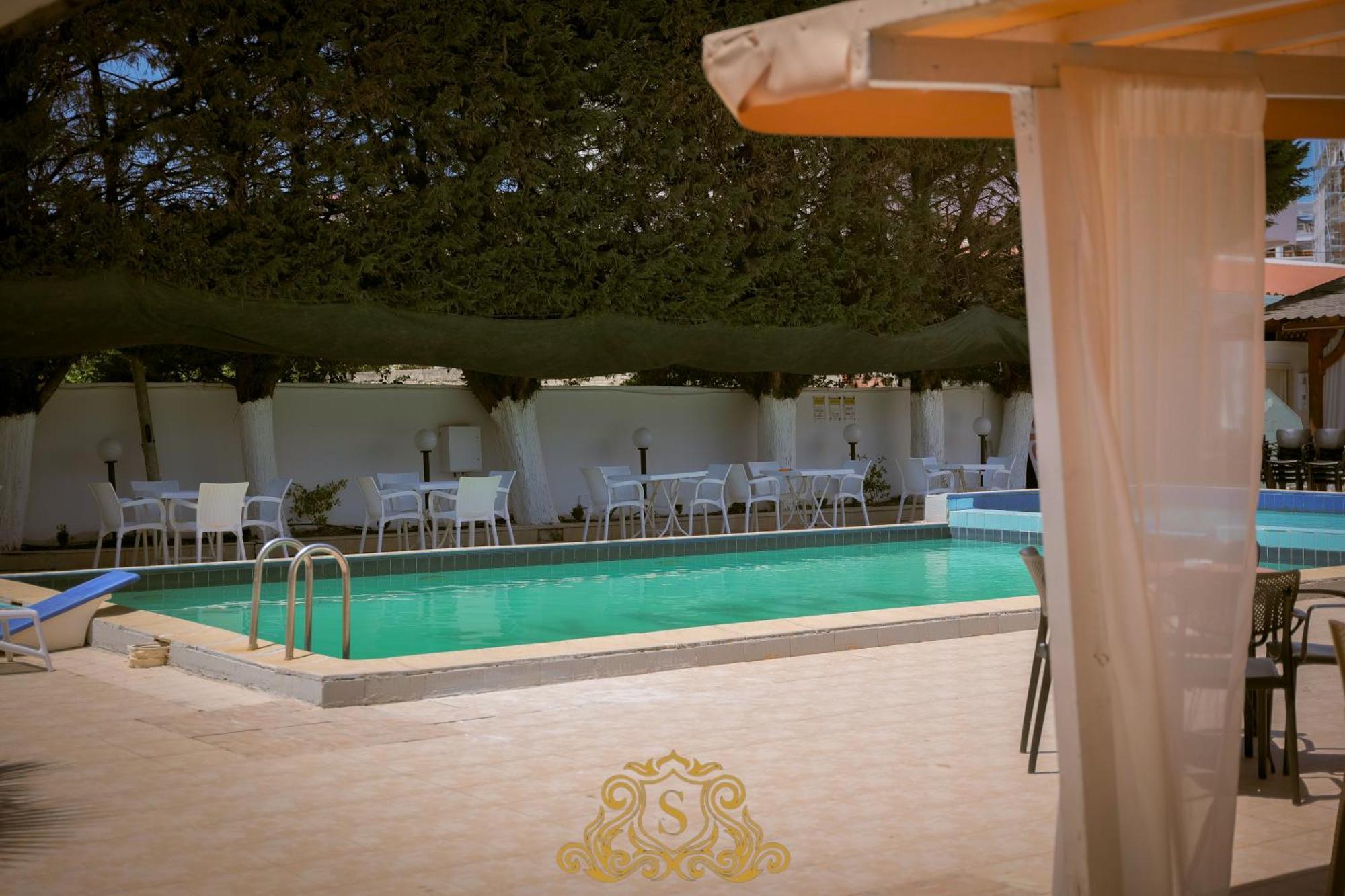 Hotel Sorrente Golem  Buitenkant foto
