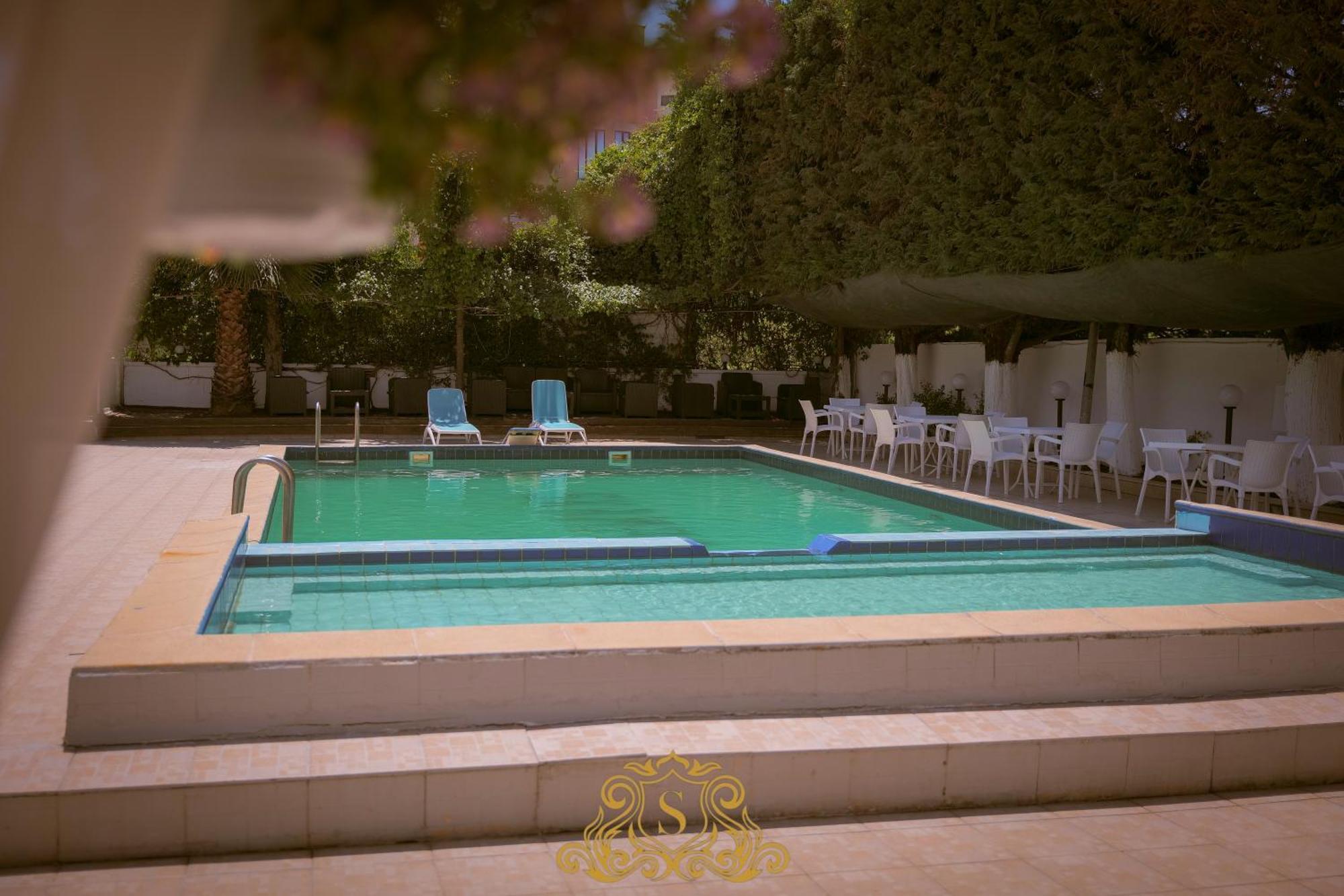 Hotel Sorrente Golem  Buitenkant foto