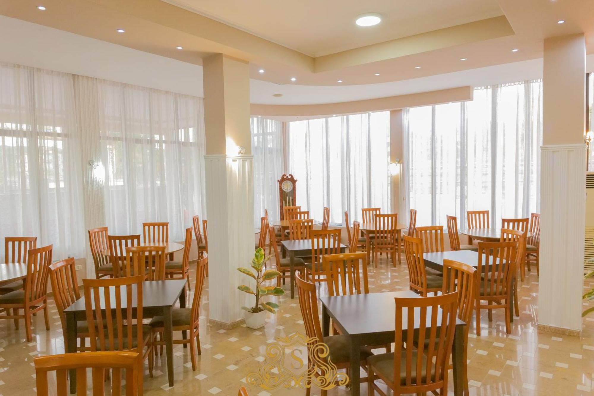Hotel Sorrente Golem  Buitenkant foto