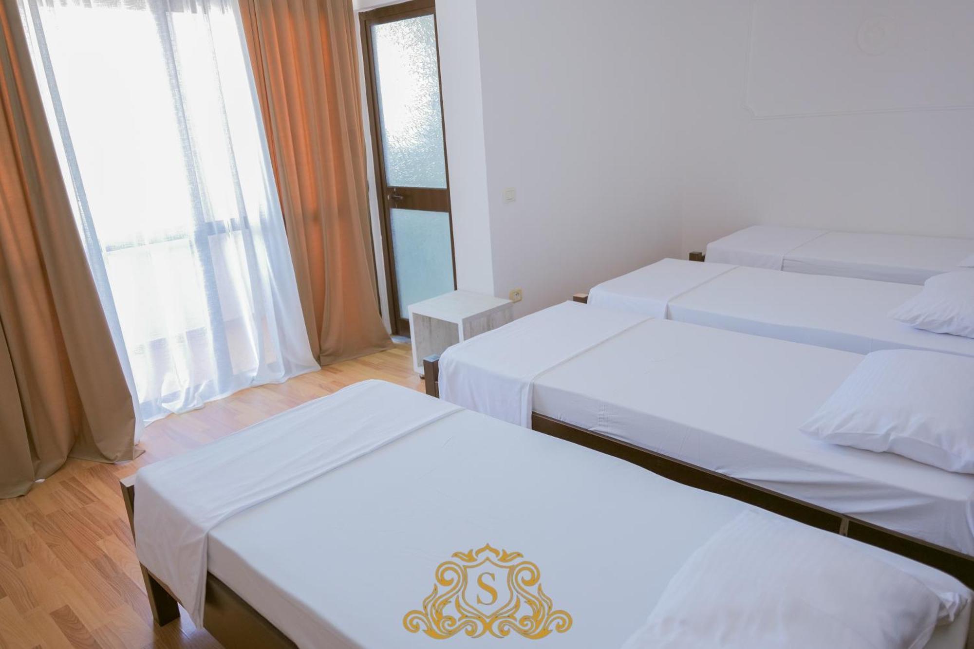 Hotel Sorrente Golem  Buitenkant foto