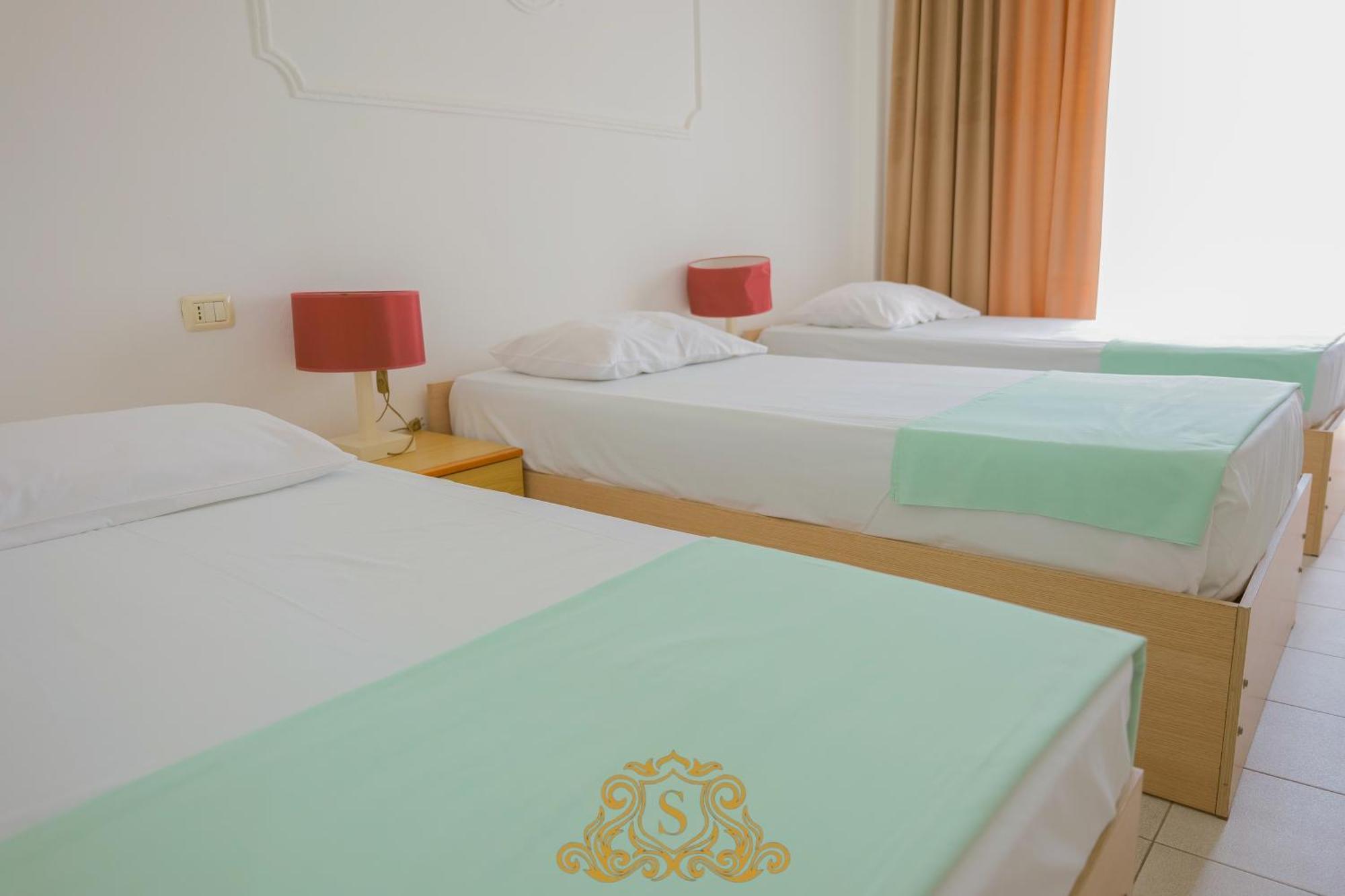 Hotel Sorrente Golem  Buitenkant foto